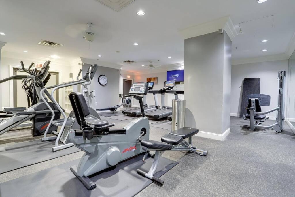 Fantastic 1 Bedroom Condo At Ballston With Gym 알링턴 외부 사진