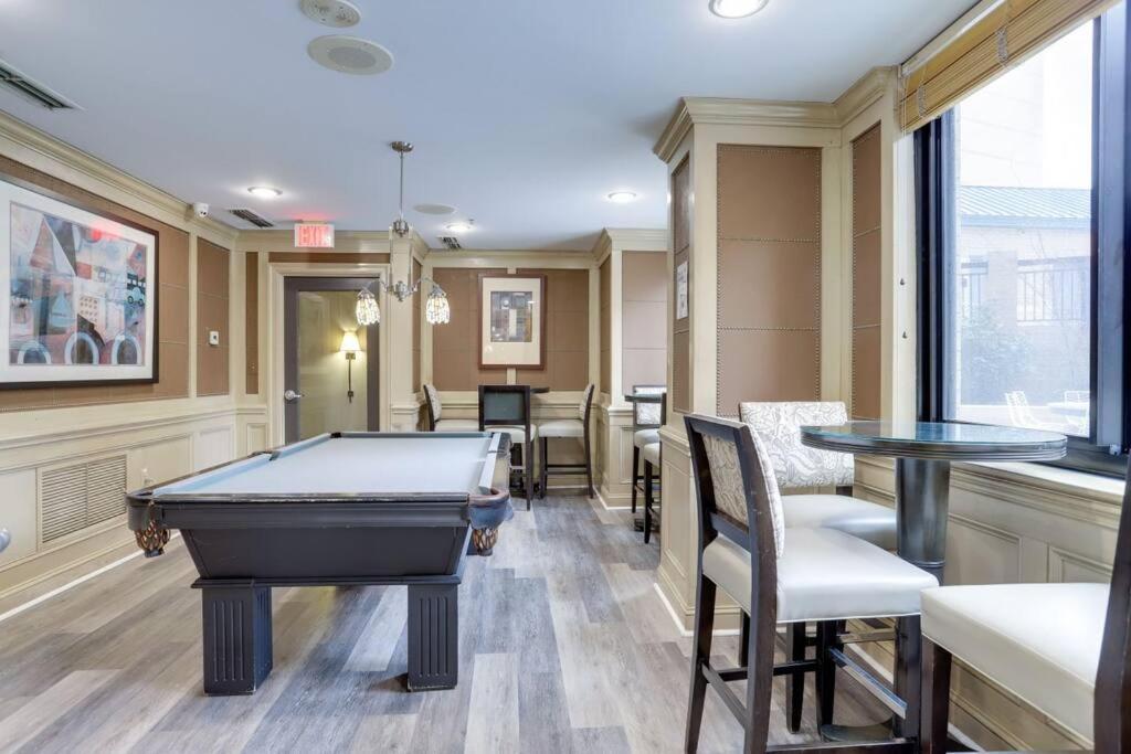 Fantastic 1 Bedroom Condo At Ballston With Gym 알링턴 외부 사진