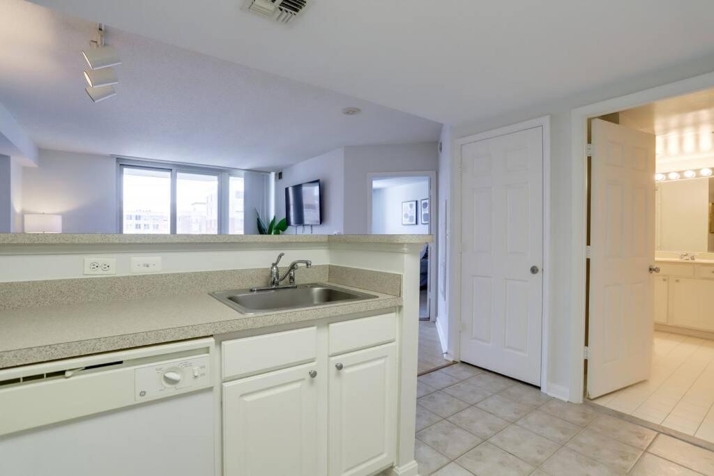 Fantastic 1 Bedroom Condo At Ballston With Gym 알링턴 외부 사진