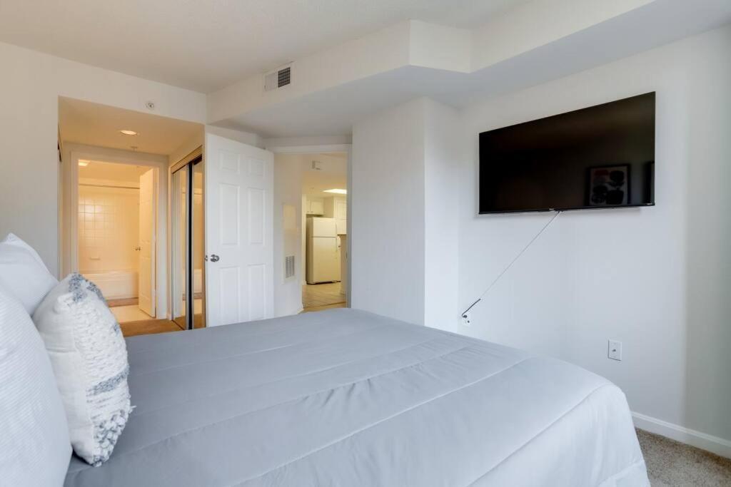 Fantastic 1 Bedroom Condo At Ballston With Gym 알링턴 외부 사진