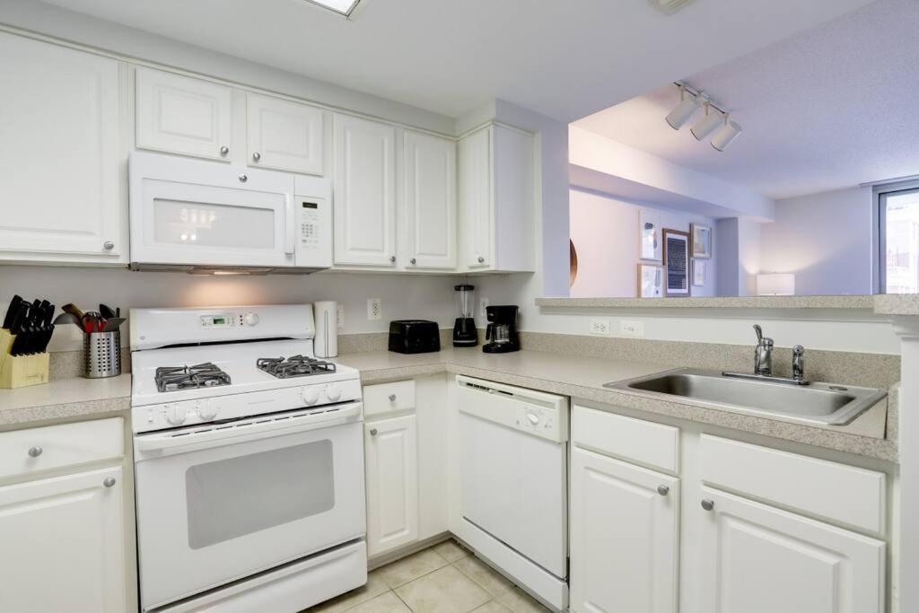 Fantastic 1 Bedroom Condo At Ballston With Gym 알링턴 외부 사진