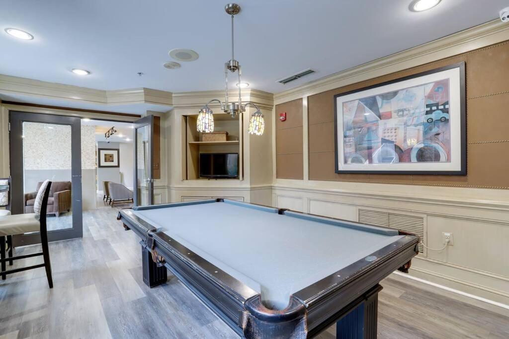 Fantastic 1 Bedroom Condo At Ballston With Gym 알링턴 외부 사진