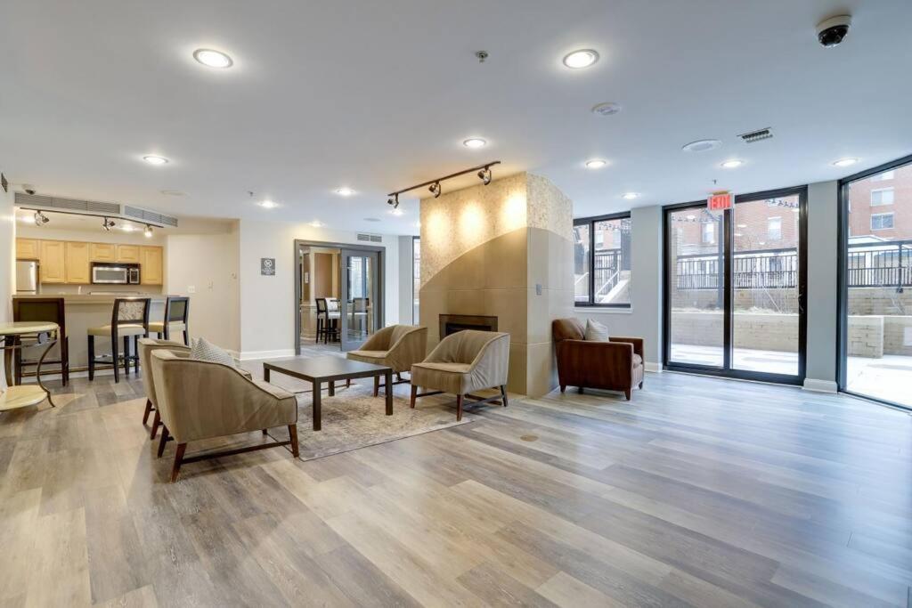 Fantastic 1 Bedroom Condo At Ballston With Gym 알링턴 외부 사진
